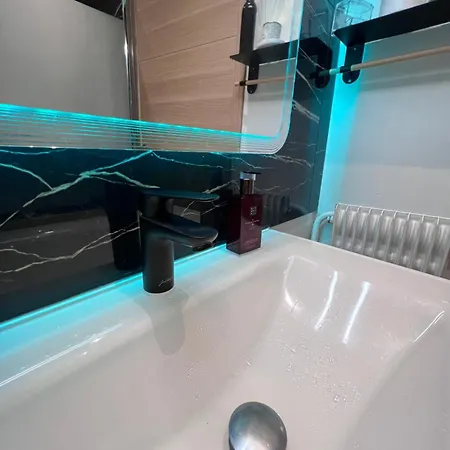 Maison Tour Eiffel Paris Porte De Versailles 4*