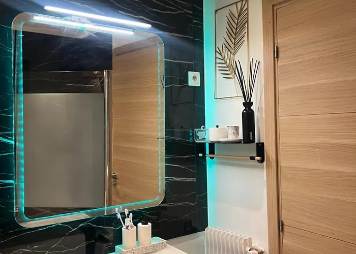 Maison Tour Eiffel Paris Porte De Versailles 4* 이씨레물리노